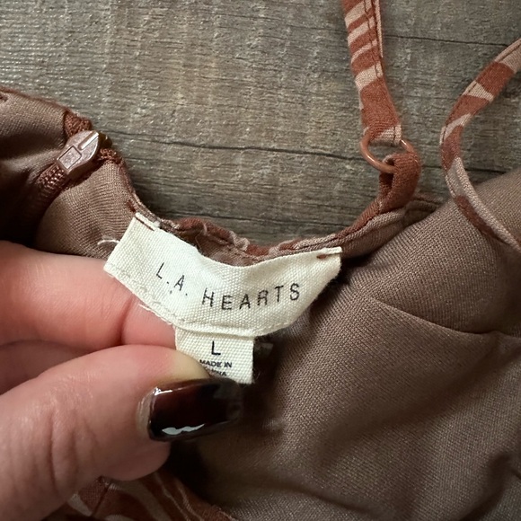 La Hearts Patterned Tank Top - Picture 3 of 6